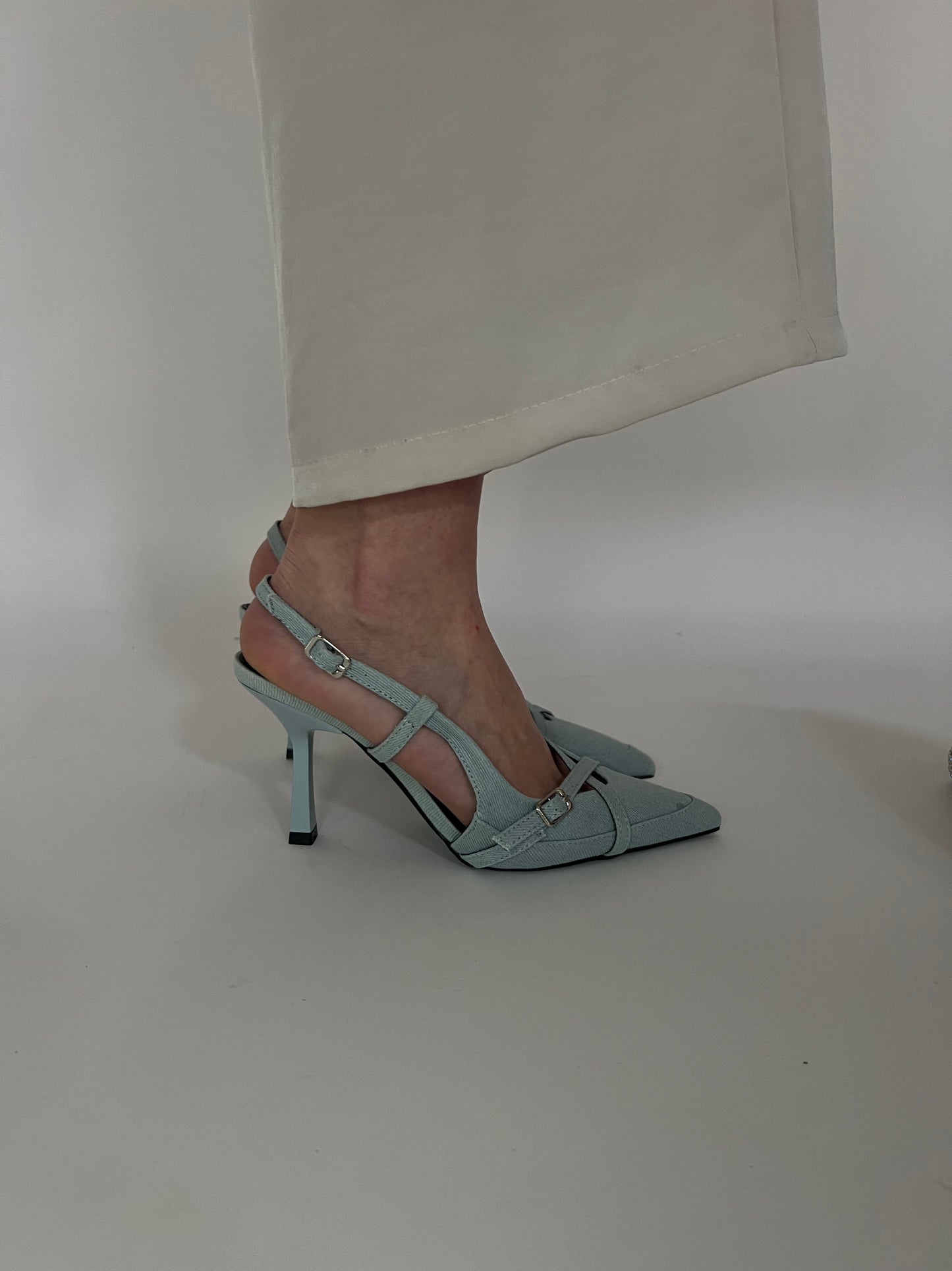 Décolleté denim