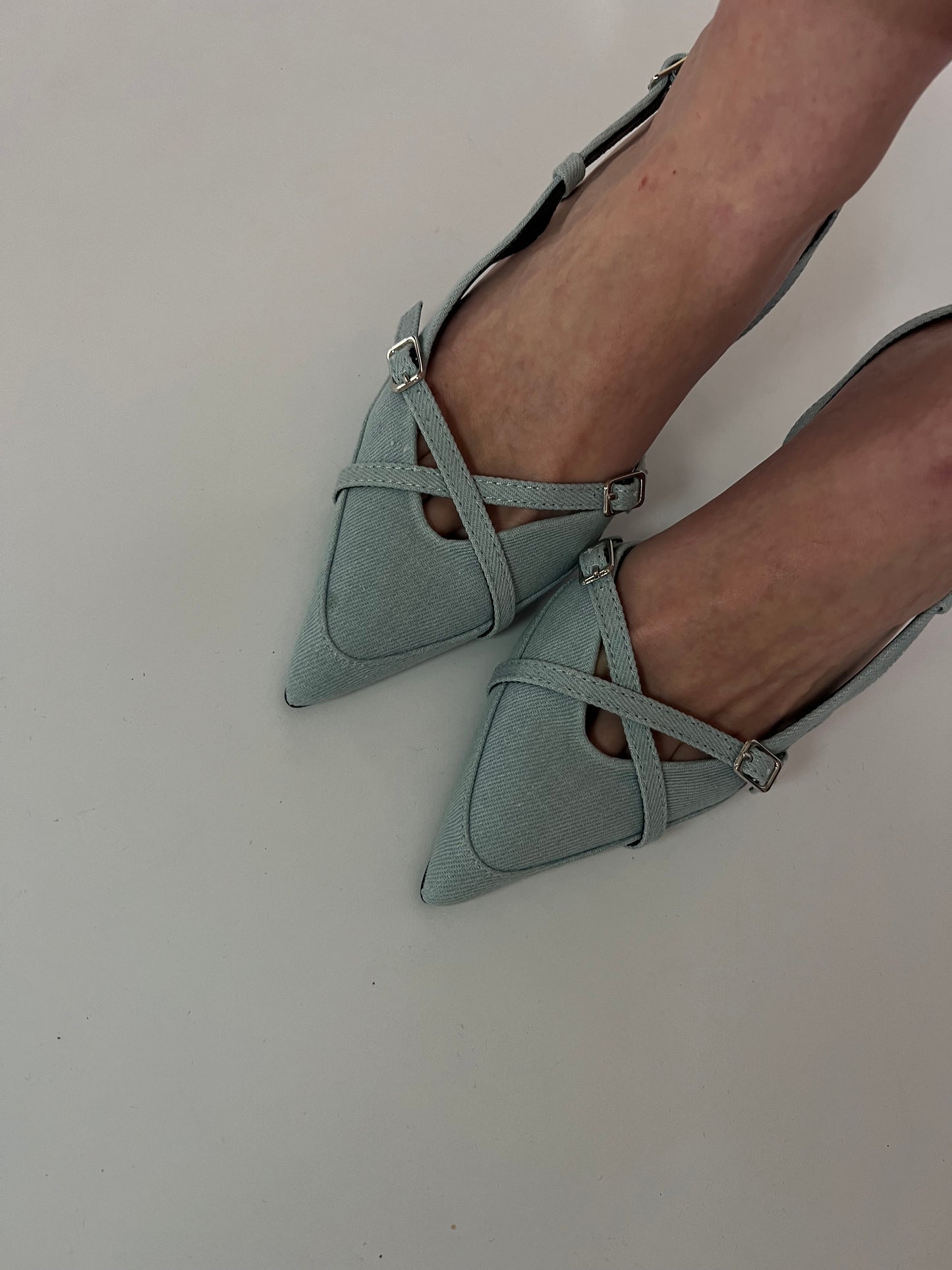 Décolleté denim