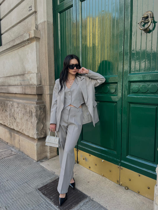 Tailleur three