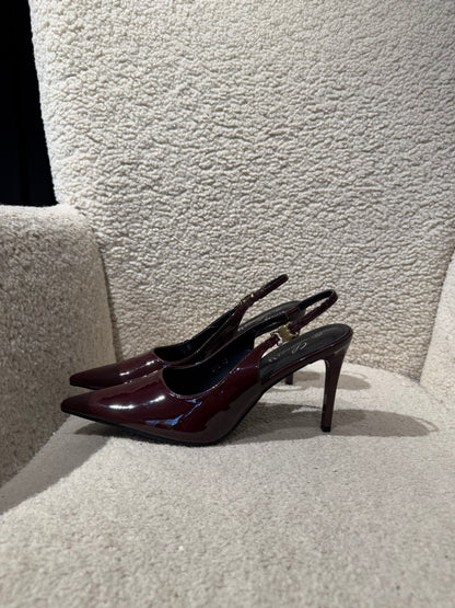 Décolleté Wine Red
