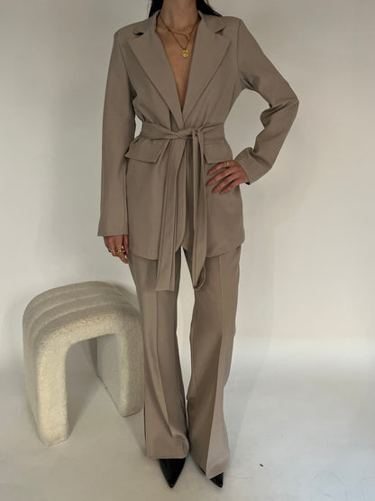 Tailleur Nodo